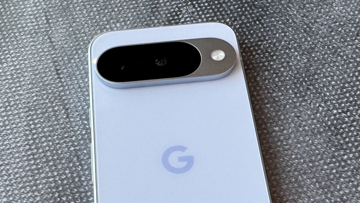 Google Is Quietly Building AI Into the Pixel Camera App, and It Worries Me